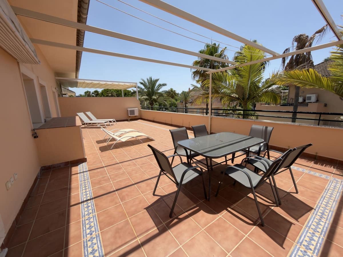 Apartamento de 1 habitación en Elviria en venta con piscina garaje - 430.000 € (Ref: 9972562)