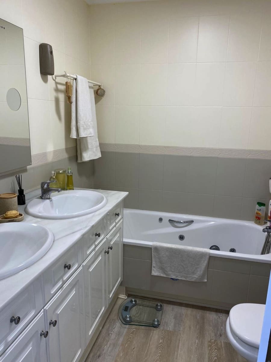 2 soveværelse Lejlighed til salg i Estepona med swimmingpool - € 450.000 (Ref: 9972567)