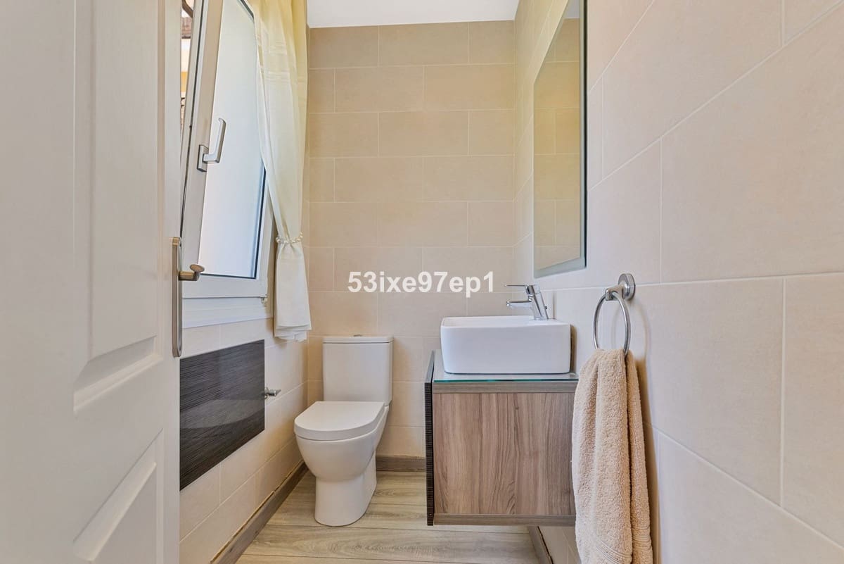 2 bedroom Townhouse for sale in Fuengirola with pool - € 439,000 (Ref: 9972573)