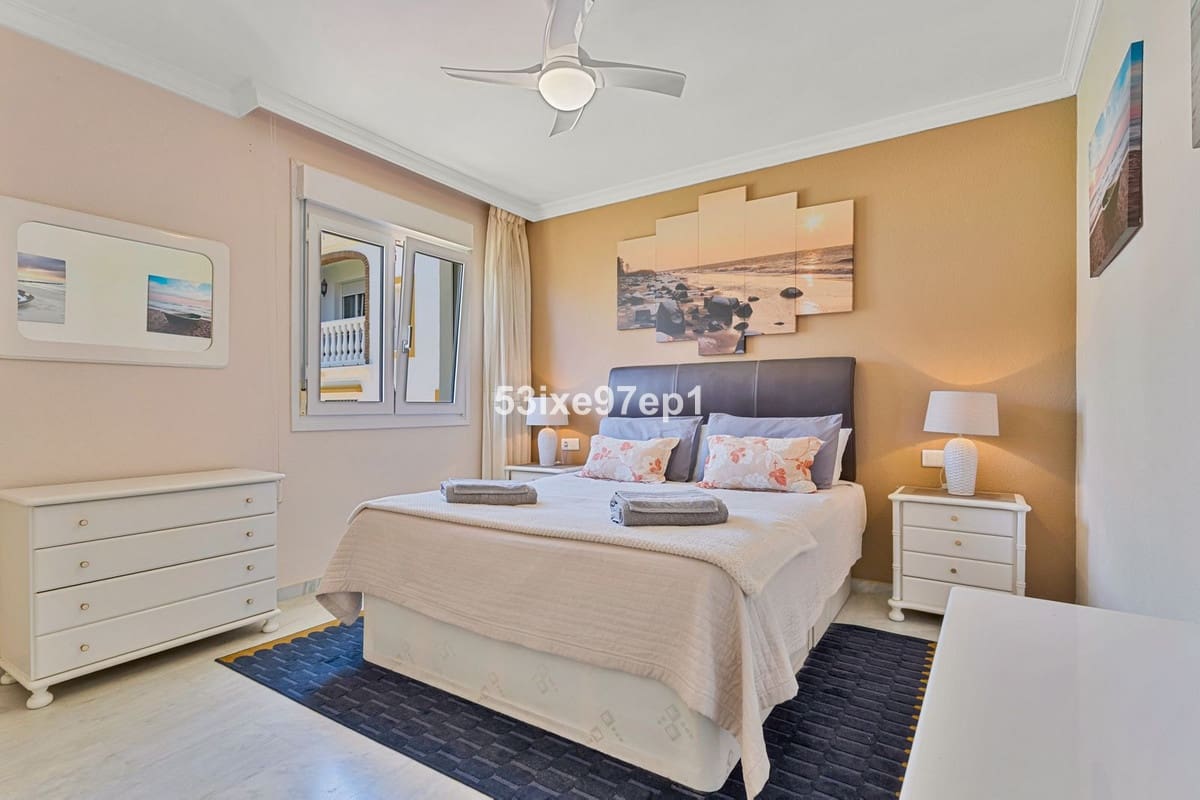 2 bedroom Townhouse for sale in Fuengirola with pool - € 439,000 (Ref: 9972573)