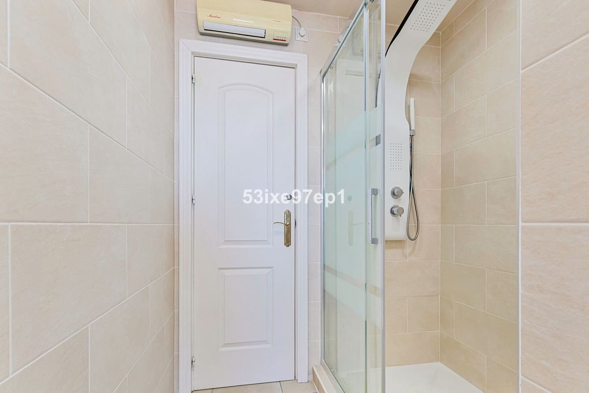 2 bedroom Townhouse for sale in Fuengirola with pool - € 439,000 (Ref: 9972573)