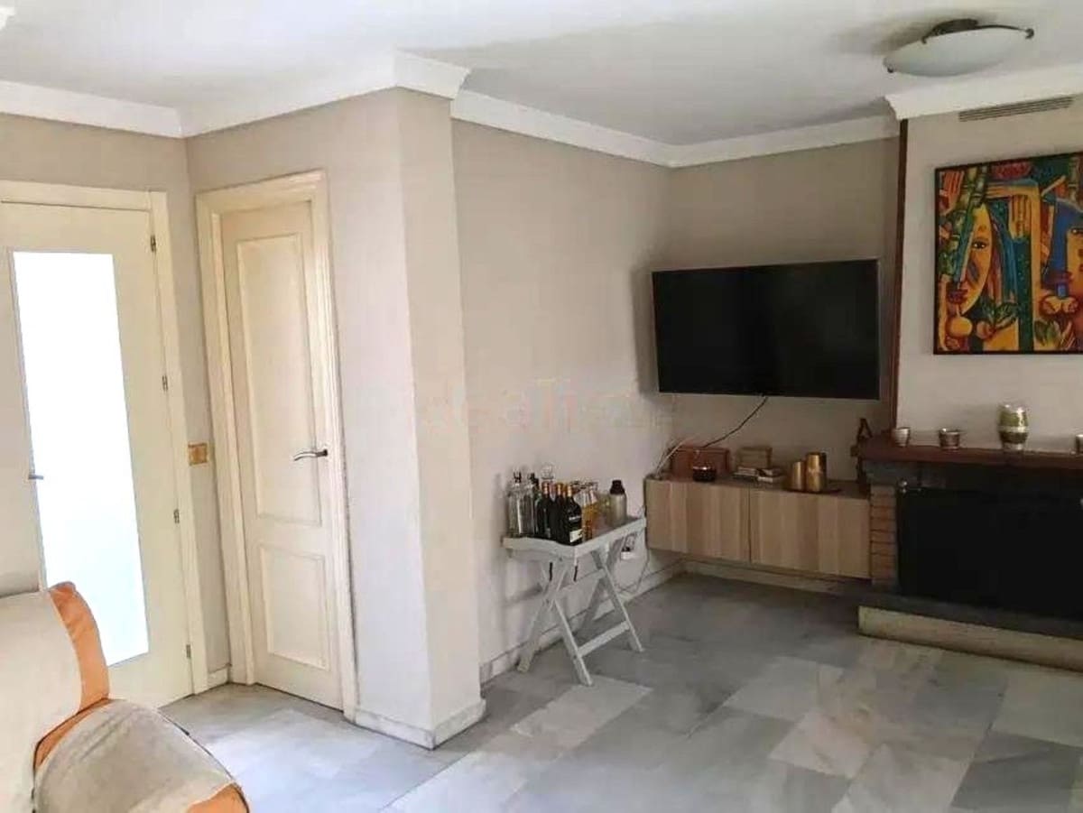 3 bedroom Townhouse for sale in Torremolinos with pool - € 449,000 (Ref: 9972574)