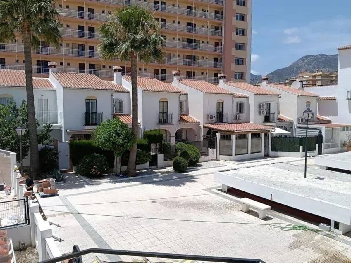 3 bedroom Townhouse for sale in Torremolinos with pool - € 449,000 (Ref: 9972574)