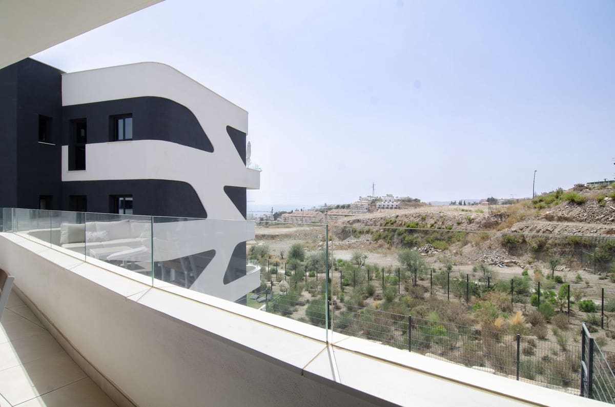 2 slaapkamer Appartement te koop in Fuengirola - € 459.000 (Ref: 9972575)