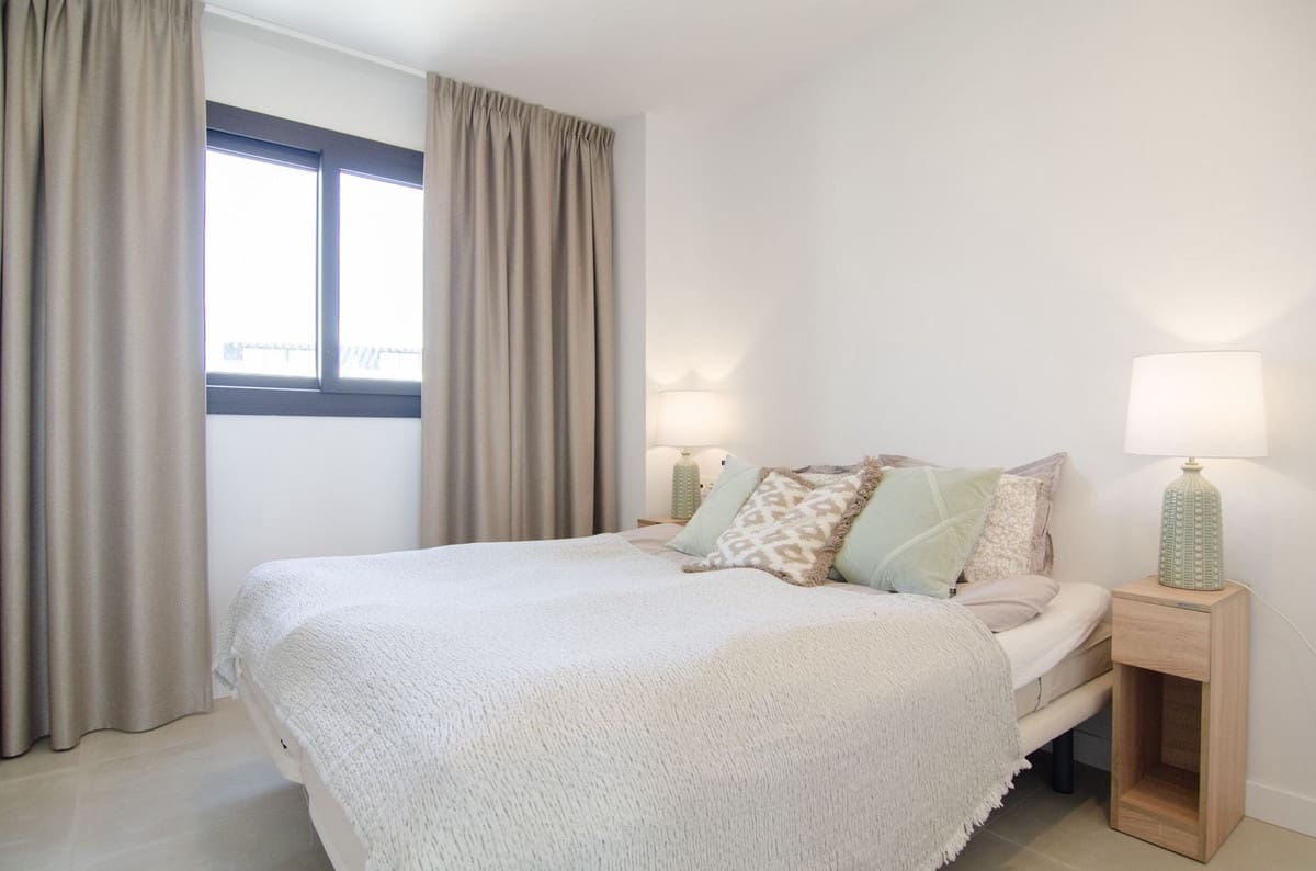 2 slaapkamer Appartement te koop in Fuengirola - € 459.000 (Ref: 9972575)