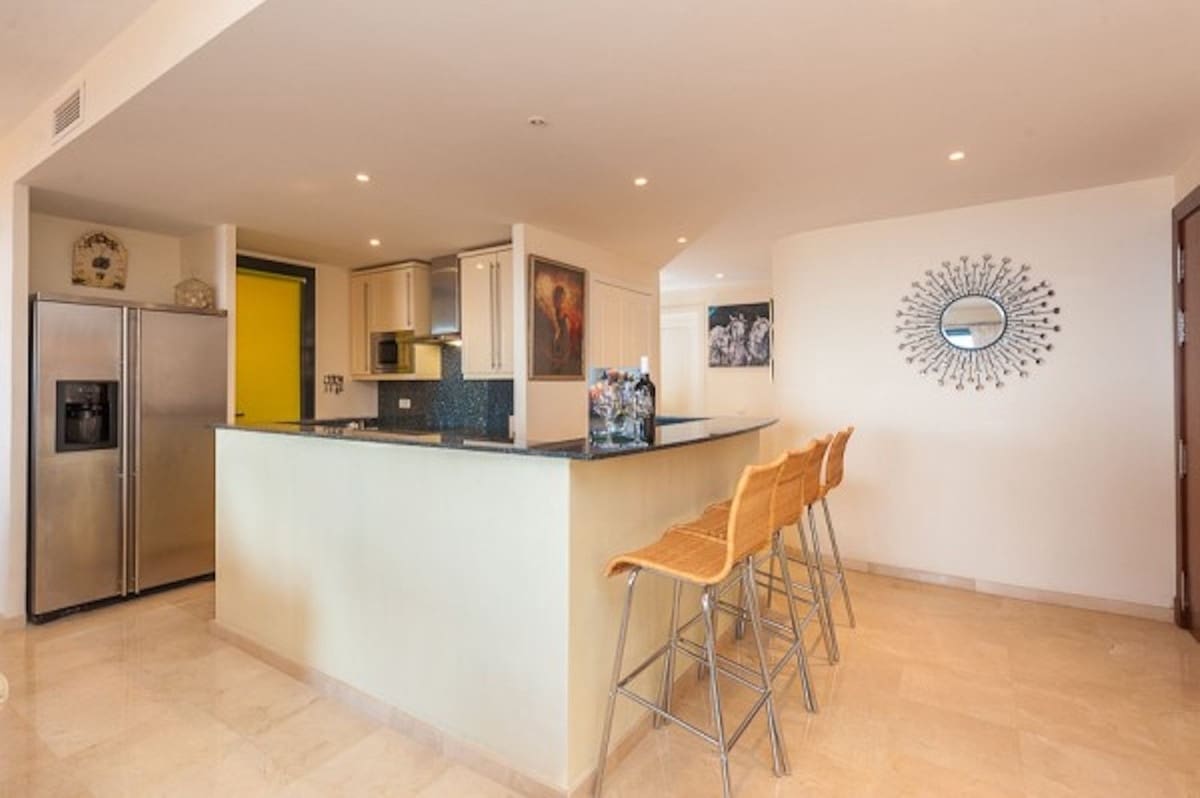 2 bedroom Apartment for sale in Calahonda with pool - € 445,000 (Ref: 9972576)