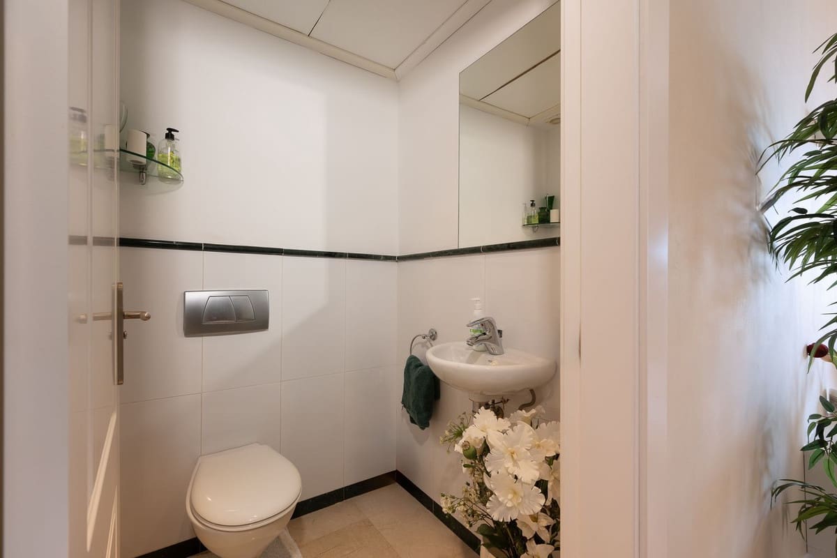Apartamento de 2 habitaciones en Calahonda en venta con piscina garaje - 445.000 € (Ref: 9972576)