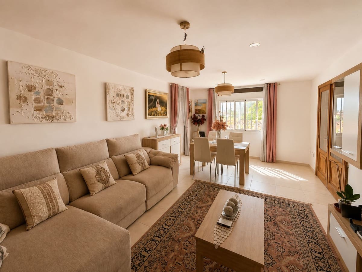 Chalet de 2 habitaciones en Manilva en venta con piscina garaje - 465.000 € (Ref: 9972577)