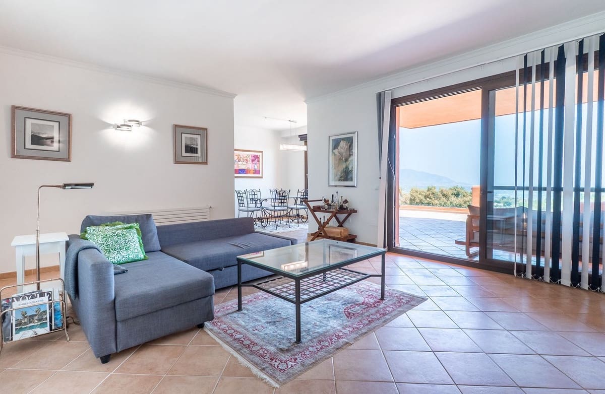 3 Zimmer Apartment zu verkaufen in La Mairena mit Pool Garage - 449.000 € (Ref: 9972580)
