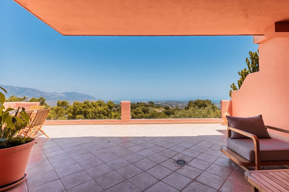 3 Zimmer Apartment zu verkaufen in La Mairena mit Pool Garage - 449.000 € (Ref: 9972580)