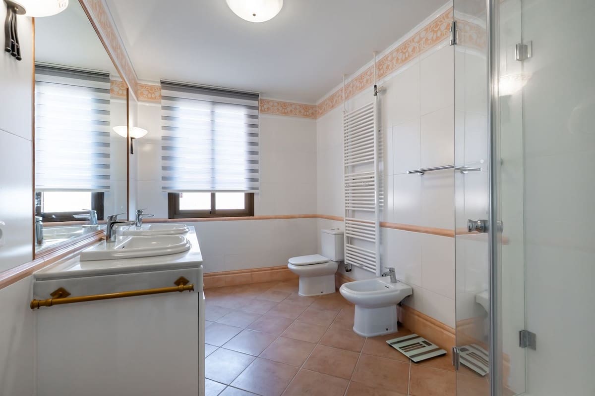 3 Zimmer Apartment zu verkaufen in La Mairena mit Pool Garage - 449.000 € (Ref: 9972580)