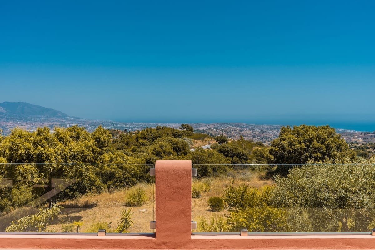 3 Zimmer Apartment zu verkaufen in La Mairena mit Pool Garage - 449.000 € (Ref: 9972580)