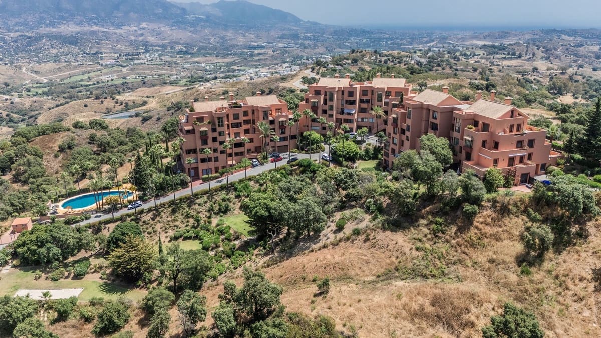 3 Zimmer Apartment zu verkaufen in La Mairena mit Pool Garage - 449.000 € (Ref: 9972580)