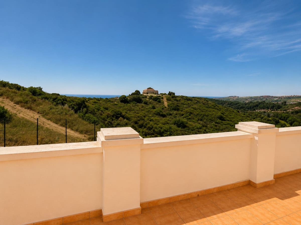 3 soveværelse Semi-Rækkehus til salg i Casares med swimmingpool - € 479.000 (Ref: 9972581)