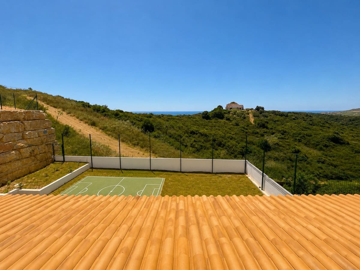 3 soveværelse Semi-Rækkehus til salg i Casares med swimmingpool - € 479.000 (Ref: 9972581)