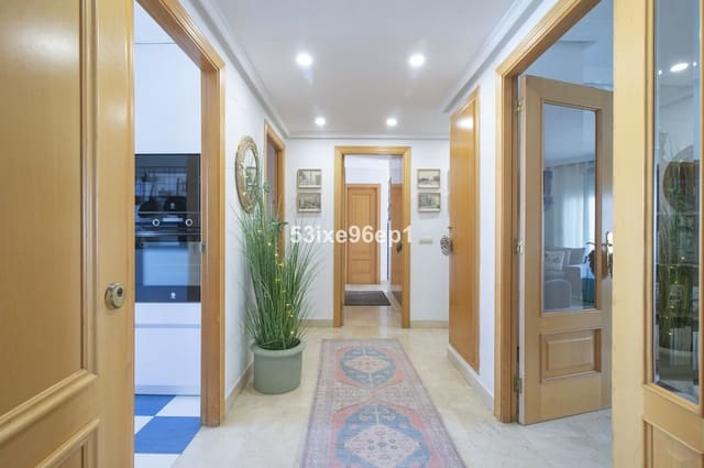 Apartamento de 3 habitaciones en Selwo, Estepona en venta con piscina - 449.000 € (Ref: 9972583)