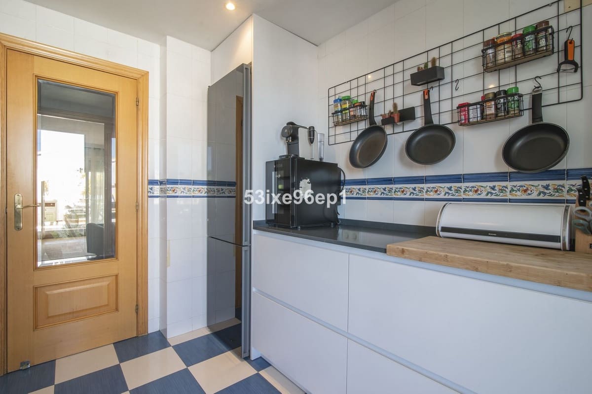 Apartamento de 3 habitaciones en New Golden Mile en venta con piscina - 449.000 € (Ref: 9972583)