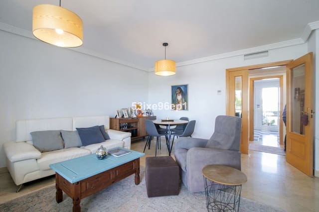 Apartamento de 3 habitaciones en Selwo, Estepona en venta con piscina - 449.000 € (Ref: 9972583)
