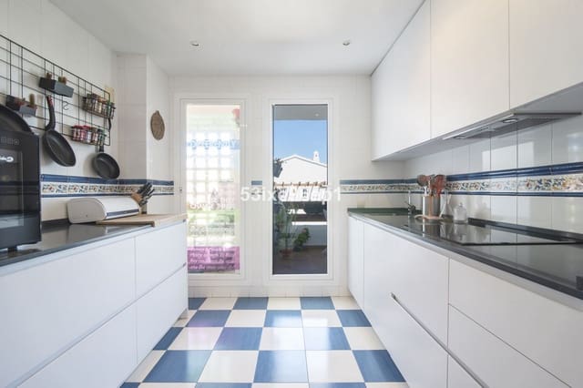 Apartamento de 3 habitaciones en Selwo, Estepona en venta con piscina - 449.000 € (Ref: 9972583)