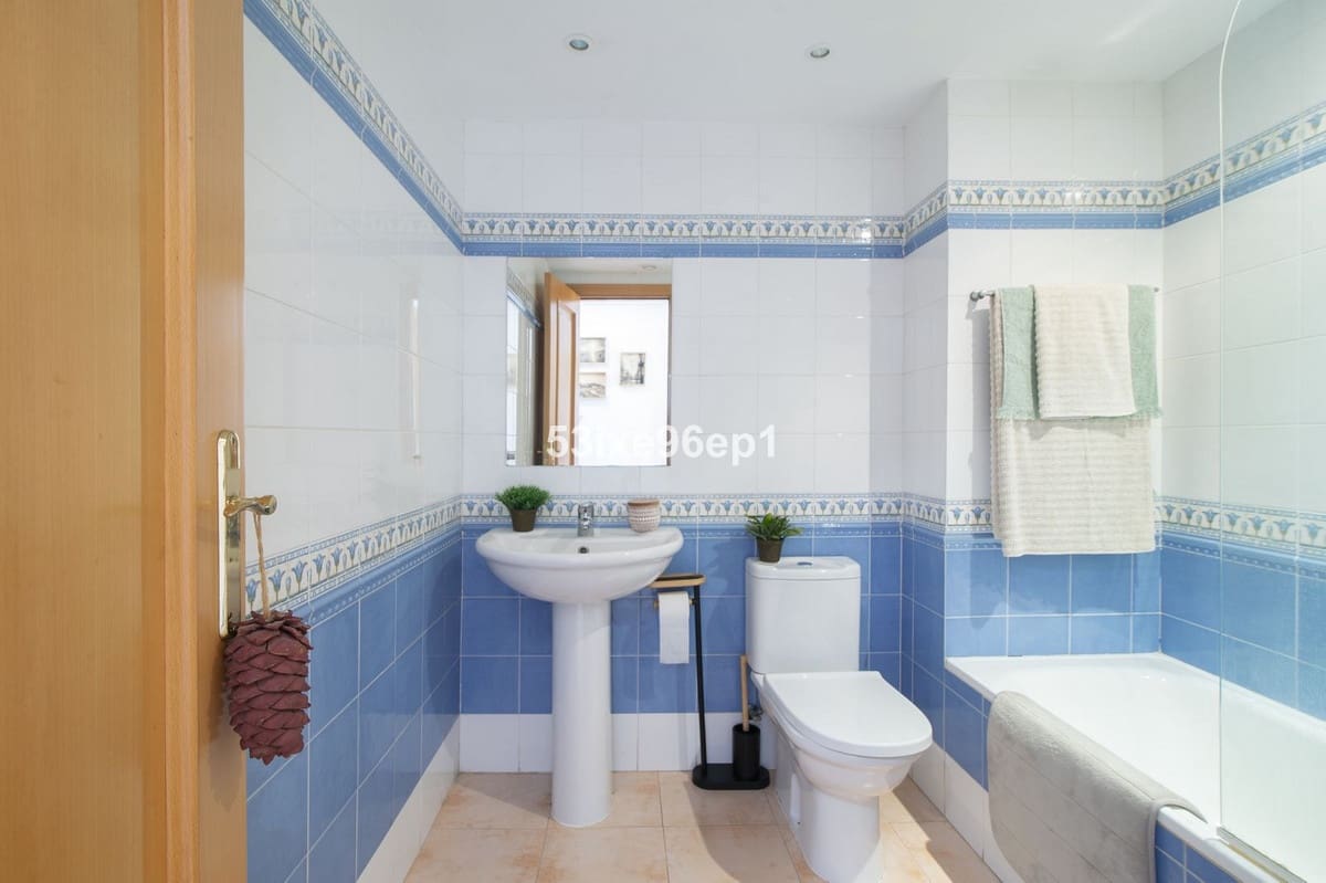 Apartamento de 3 habitaciones en New Golden Mile en venta con piscina - 449.000 € (Ref: 9972583)