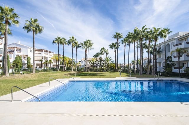 Apartamento de 3 habitaciones en Selwo, Estepona en venta con piscina - 449.000 € (Ref: 9972583)