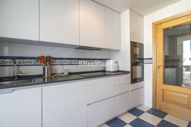 Apartamento de 3 habitaciones en Selwo, Estepona en venta con piscina - 449.000 € (Ref: 9972583)