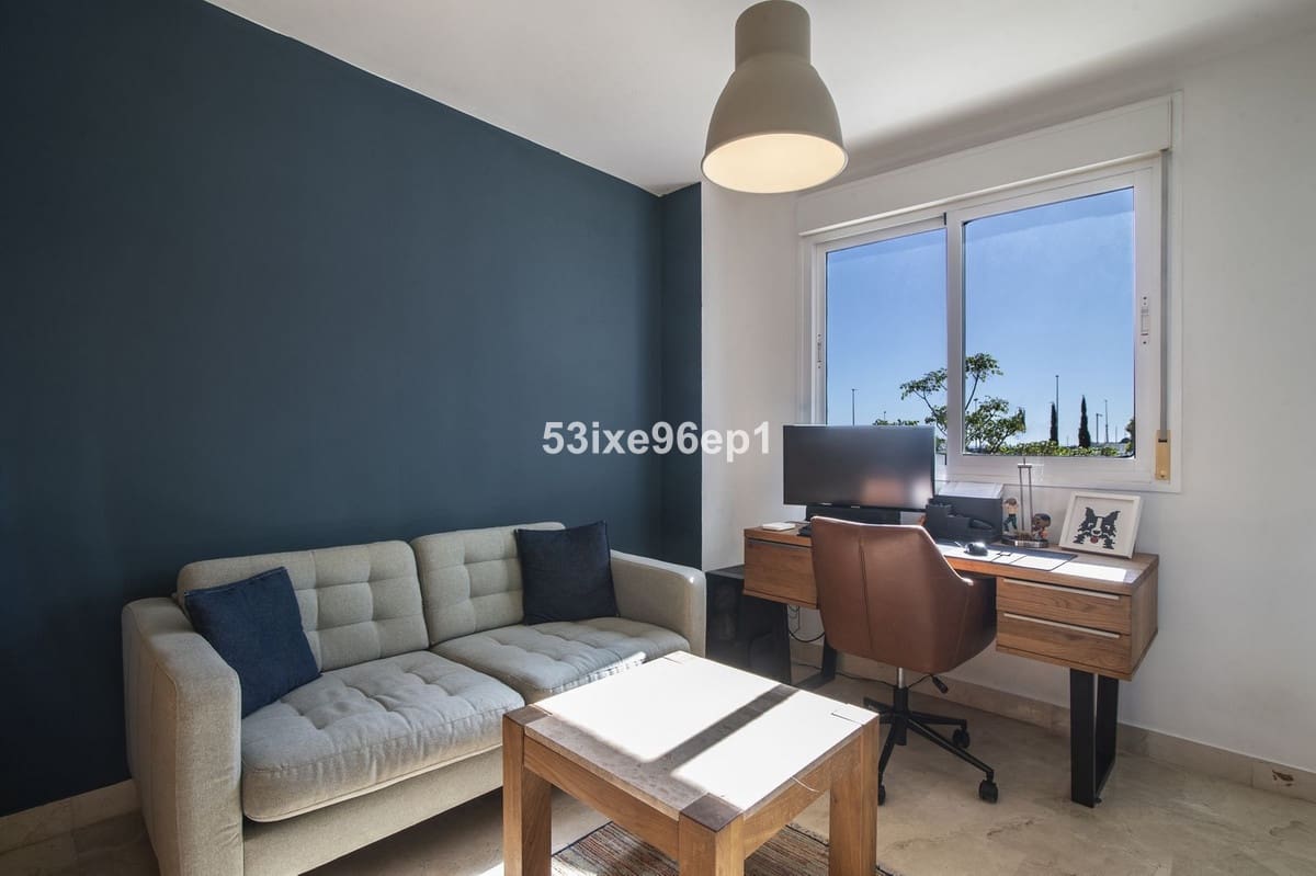 Apartamento de 3 habitaciones en New Golden Mile en venta con piscina - 449.000 € (Ref: 9972583)