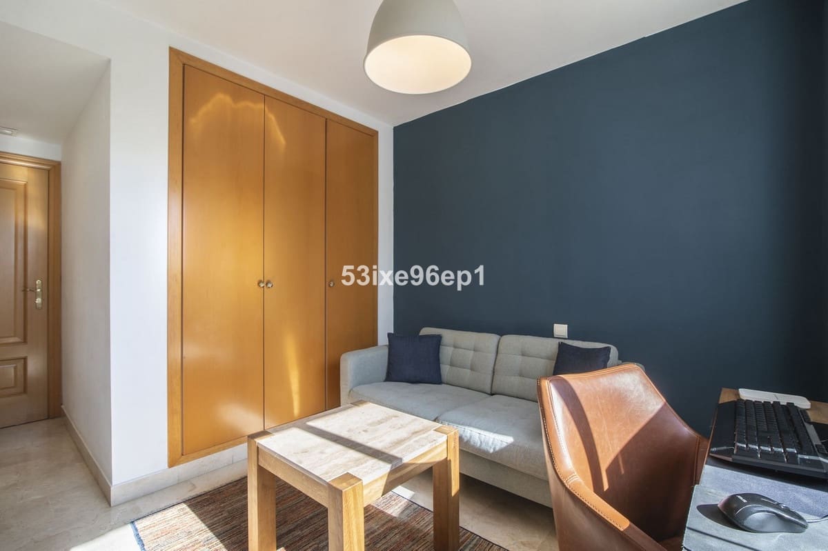 Apartamento de 3 habitaciones en New Golden Mile en venta con piscina - 449.000 € (Ref: 9972583)