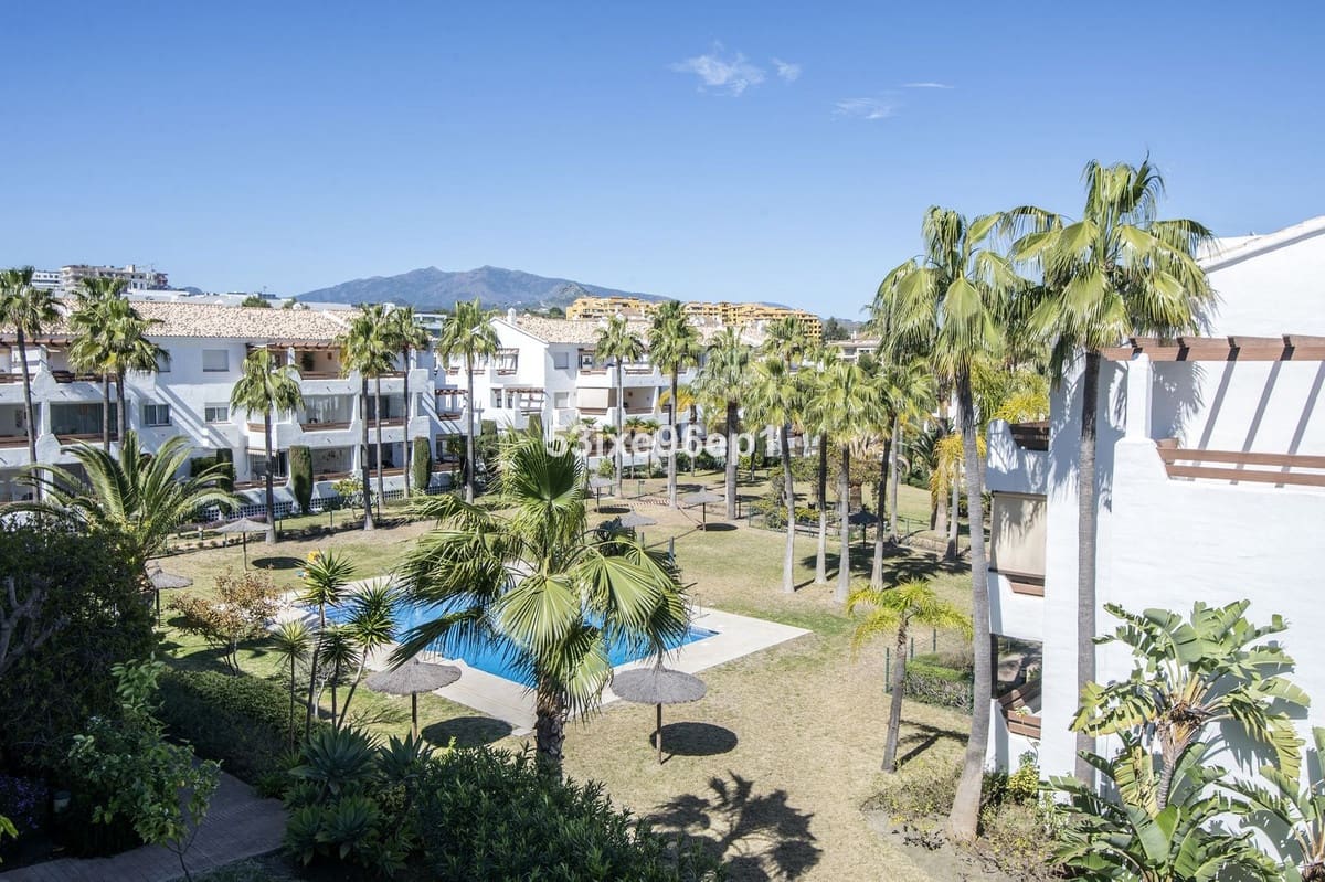 Apartamento de 3 habitaciones en New Golden Mile en venta con piscina - 449.000 € (Ref: 9972583)