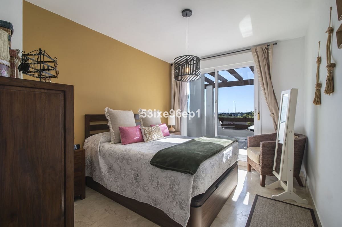 Apartamento de 3 habitaciones en New Golden Mile en venta con piscina - 449.000 € (Ref: 9972583)