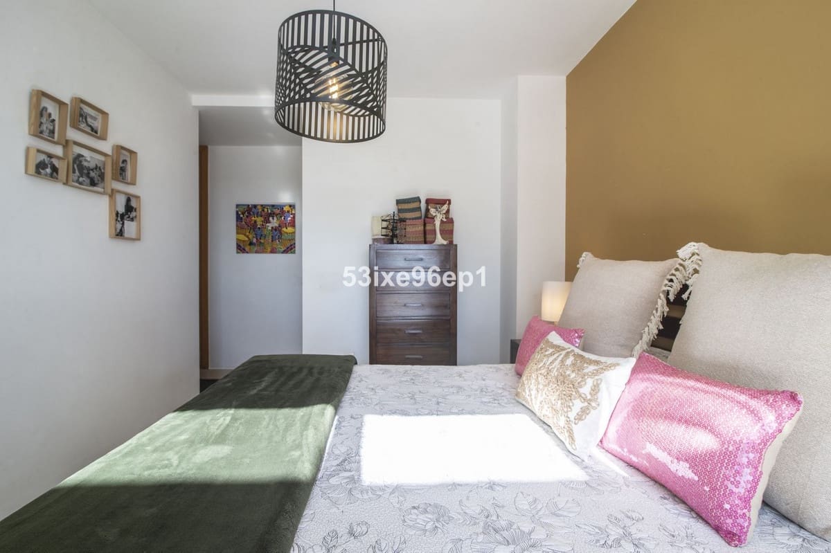 Apartamento de 3 habitaciones en New Golden Mile en venta con piscina - 449.000 € (Ref: 9972583)
