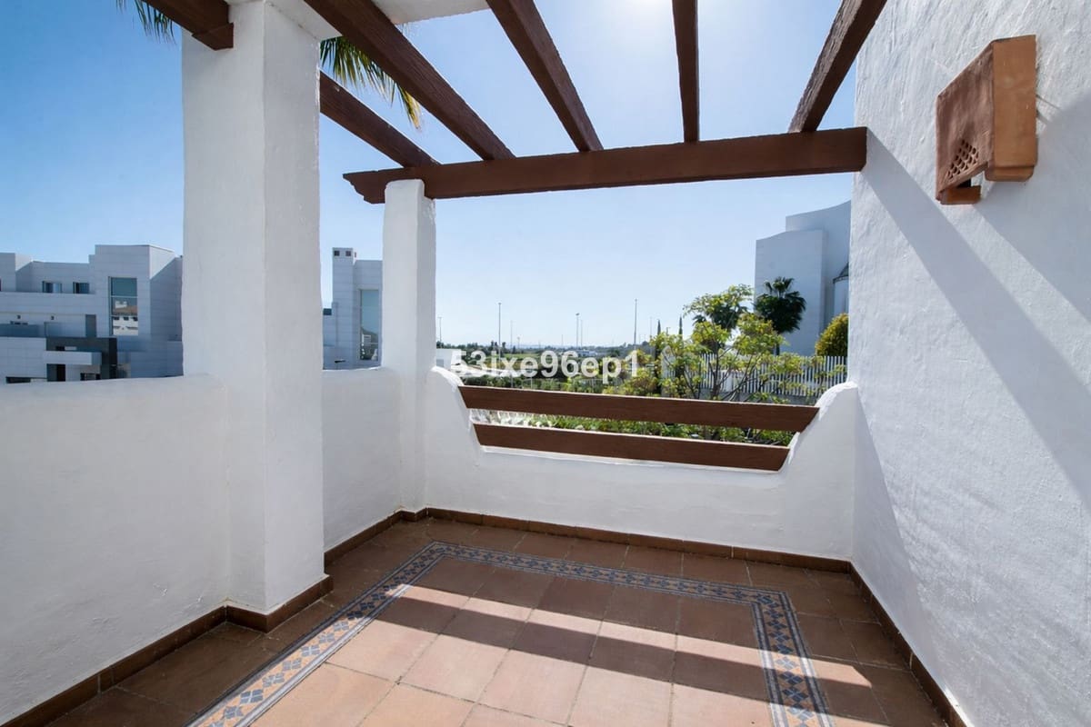 Apartamento de 3 habitaciones en New Golden Mile en venta con piscina - 449.000 € (Ref: 9972583)