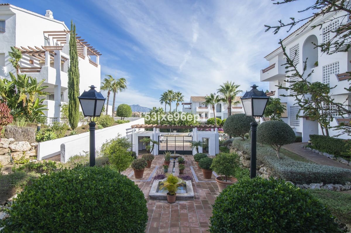 Apartamento de 3 habitaciones en New Golden Mile en venta con piscina - 449.000 € (Ref: 9972583)