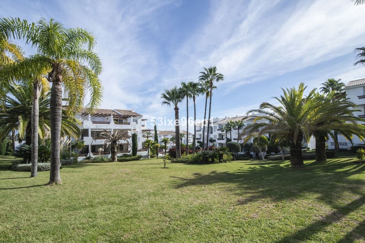 Apartamento de 3 habitaciones en New Golden Mile en venta con piscina - 449.000 € (Ref: 9972583)