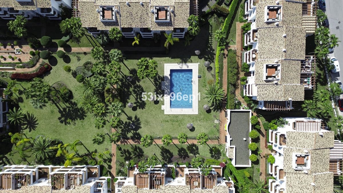 Apartamento de 3 habitaciones en New Golden Mile en venta con piscina - 449.000 € (Ref: 9972583)