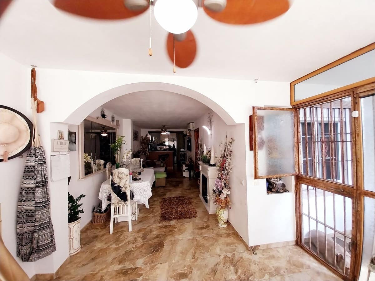 2 soverom Leilighet til salgs i Las Lagunas de Mijas med garasje - € 399 000 (Ref: 9972584)