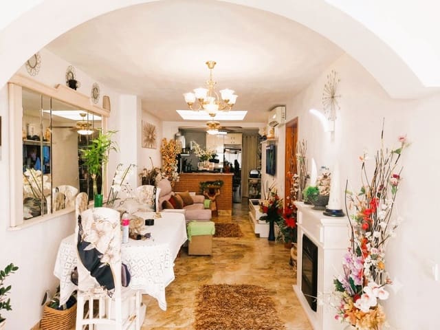 2 soverom Leilighet til salgs i Las Lagunas de Mijas, Mijas med garasje - € 399 000 (Ref: 9972584)