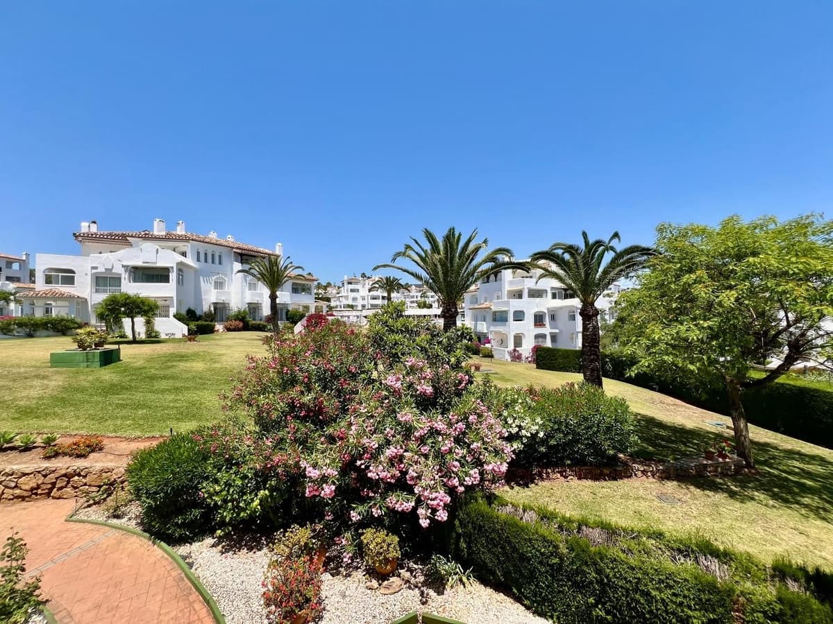 2 soverom Leilighet til salgs i Elviria med svømmebasseng - € 435 000 (Ref: 9972587)
