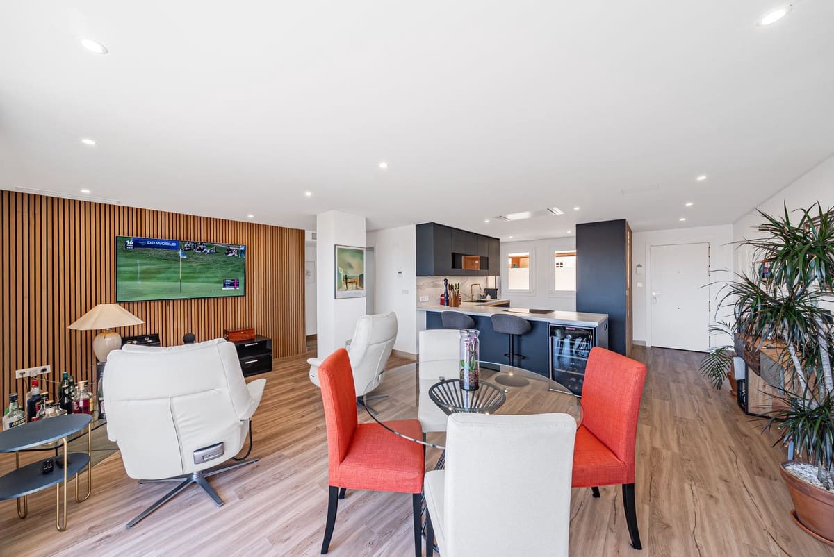 2 soverom Leilighet til salgs i Elviria med svømmebasseng garasje - € 475 000 (Ref: 9972589)