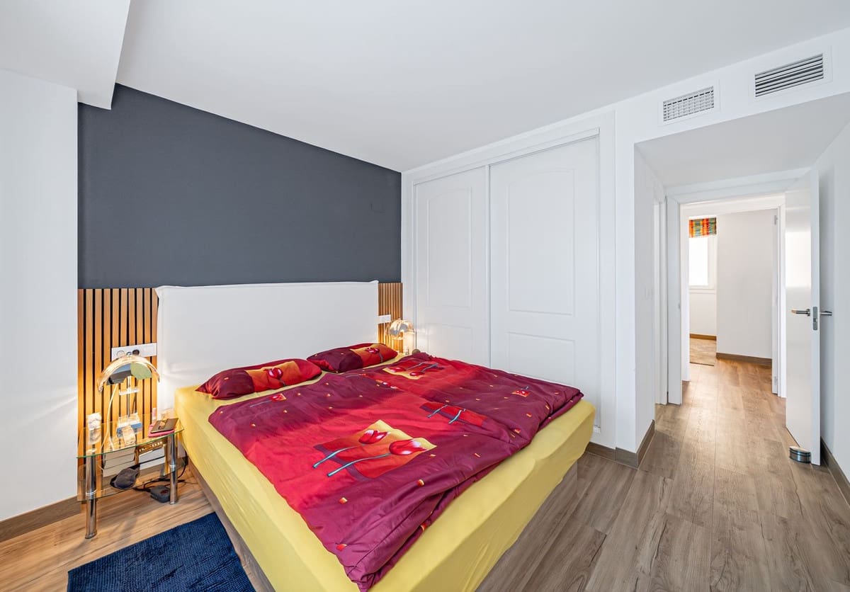2 soverom Leilighet til salgs i Elviria med svømmebasseng garasje - € 475 000 (Ref: 9972589)