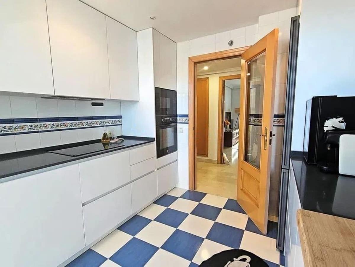 3 soverom Leilighet til salgs i New Golden Mile med svømmebasseng garasje - € 449 000 (Ref: 9972590)