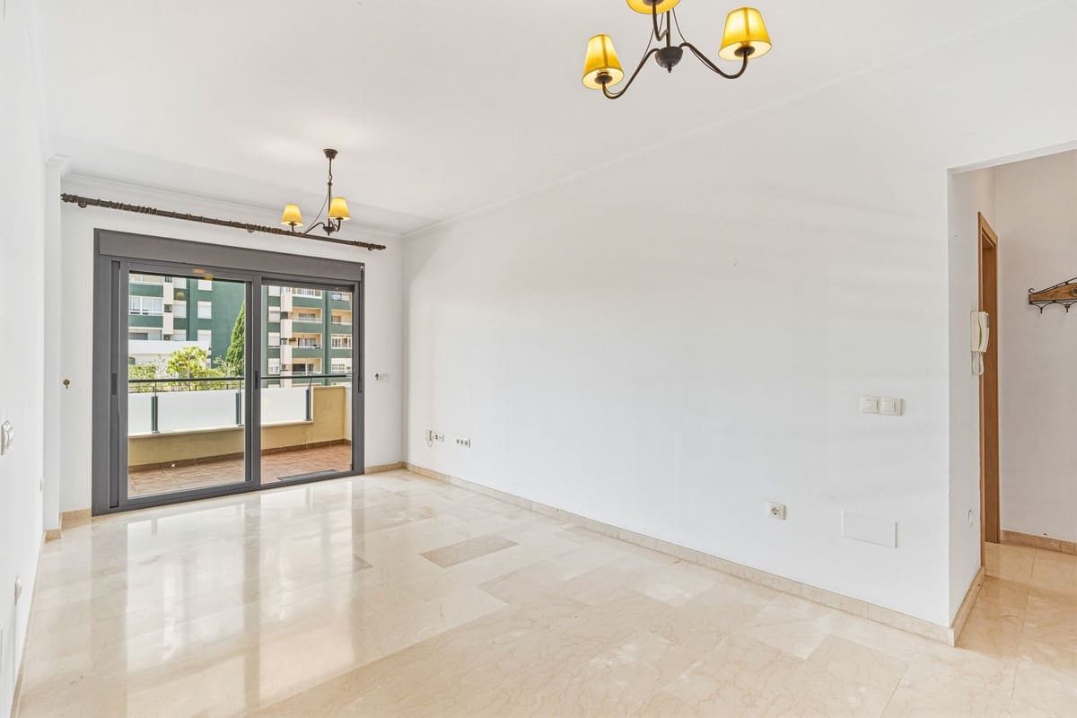 Apartamento de 2 habitaciones en Fuengirola en venta con piscina garaje - 440.000 € (Ref: 9972592)