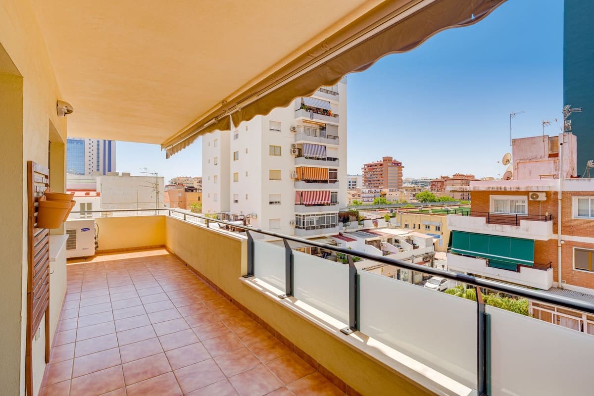 Apartamento de 2 habitaciones en Fuengirola en venta con piscina garaje - 440.000 € (Ref: 9972592)