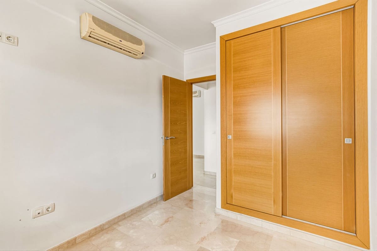 Apartamento de 2 habitaciones en Fuengirola en venta con piscina garaje - 440.000 € (Ref: 9972592)