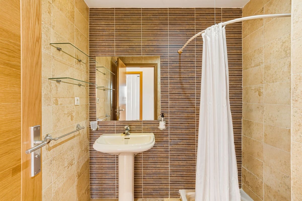 Apartamento de 2 habitaciones en Fuengirola en venta con piscina garaje - 440.000 € (Ref: 9972592)