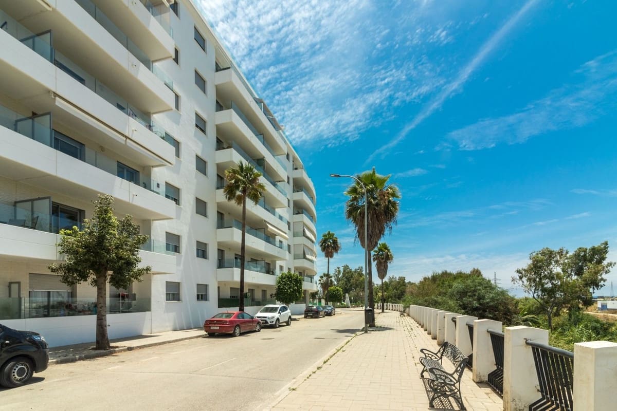 2 soverom Leilighet til salgs i Nueva Andalucia med svømmebasseng - € 435 000 (Ref: 9972593)