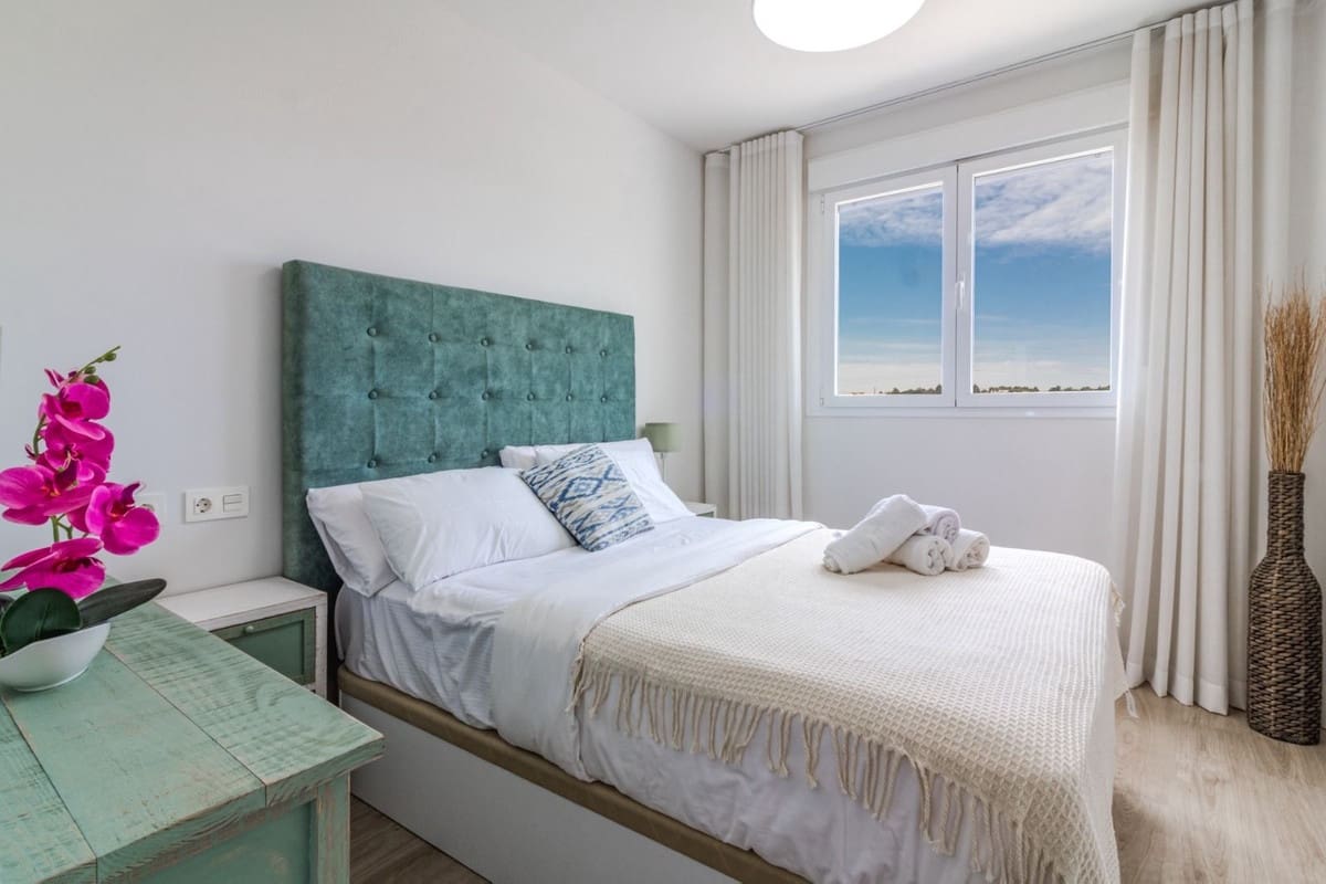 2 soverom Leilighet til salgs i Nueva Andalucia med svømmebasseng - € 435 000 (Ref: 9972593)