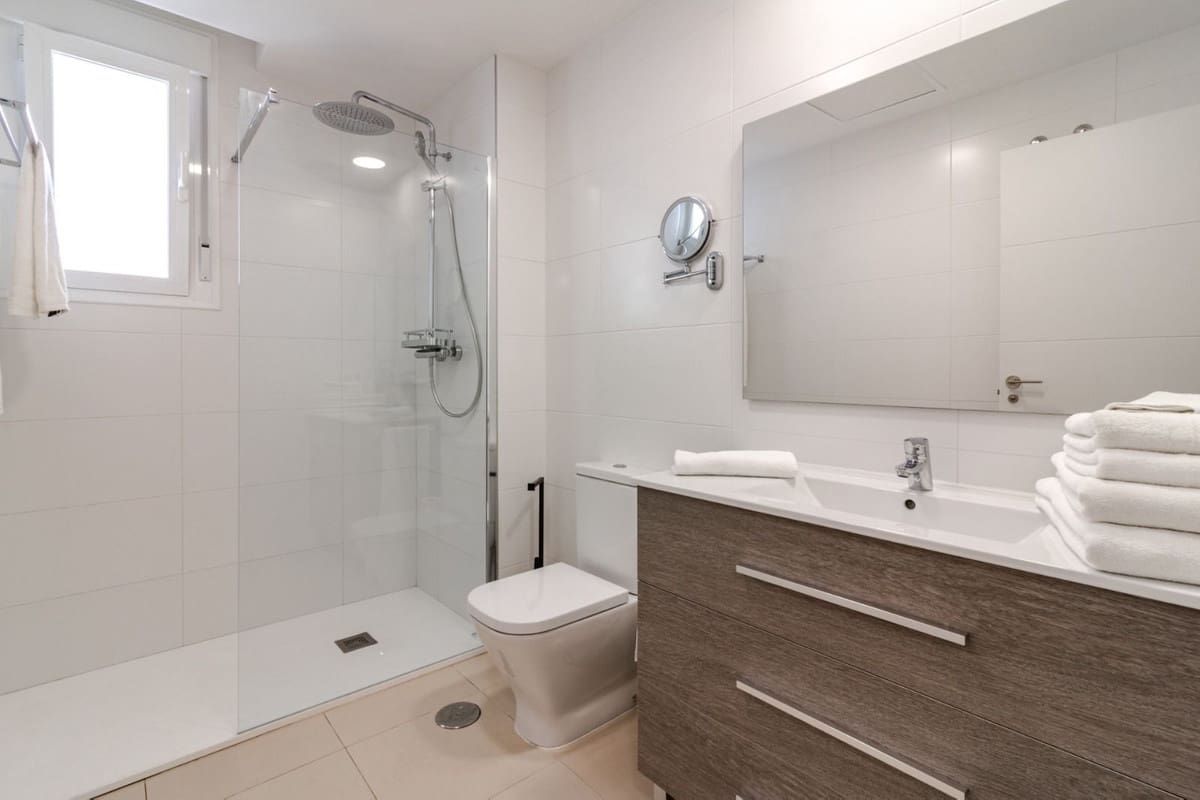 2 soverom Leilighet til salgs i Nueva Andalucia med svømmebasseng - € 435 000 (Ref: 9972593)