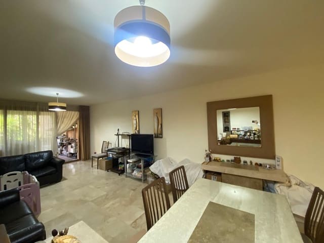 Apartamento de 2 habitaciones en Atalaya-Isdabe, Estepona en venta con piscina garaje - 420.000 € (Ref: 9972596)