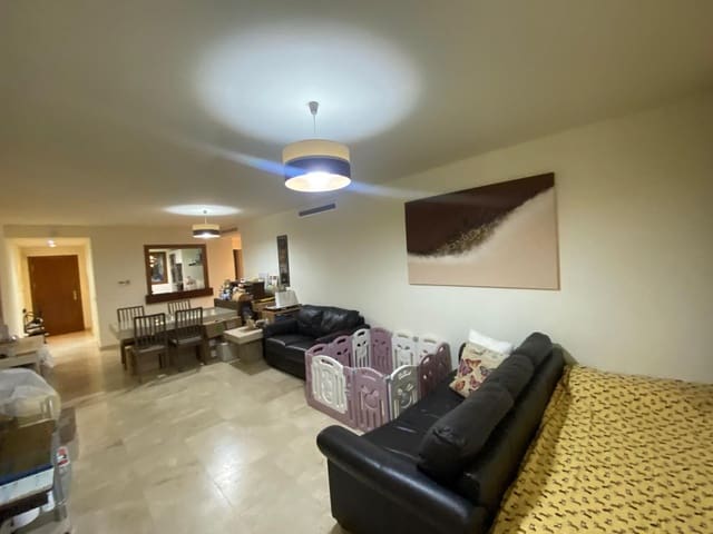 Apartamento de 2 habitaciones en Atalaya-Isdabe, Estepona en venta con piscina garaje - 420.000 € (Ref: 9972596)